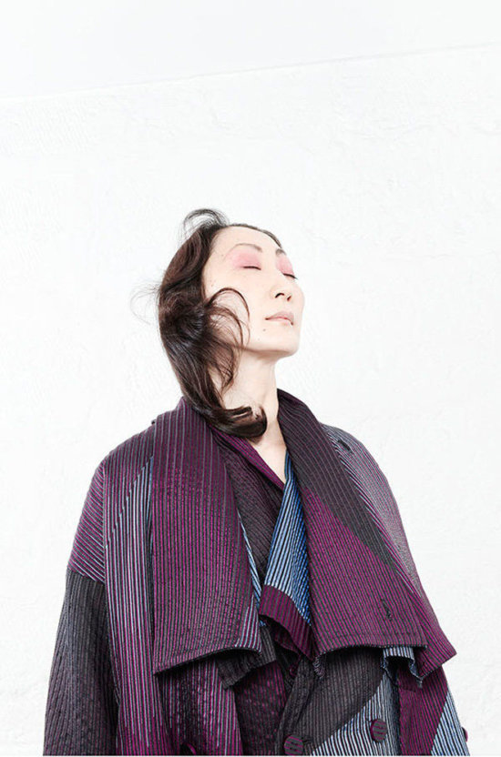 portrait-2 - Failles - Laura Bonnefous  - Overview  - Anne-Marie Gardinier Photographic Agency - Paris