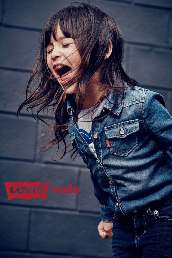 16_H2_Kids_Haddad_Den710_3YR_Zoe_018-Edit-copie - Levi’s -  -  - Anne-Marie Gardinier Photographic Agency - Paris