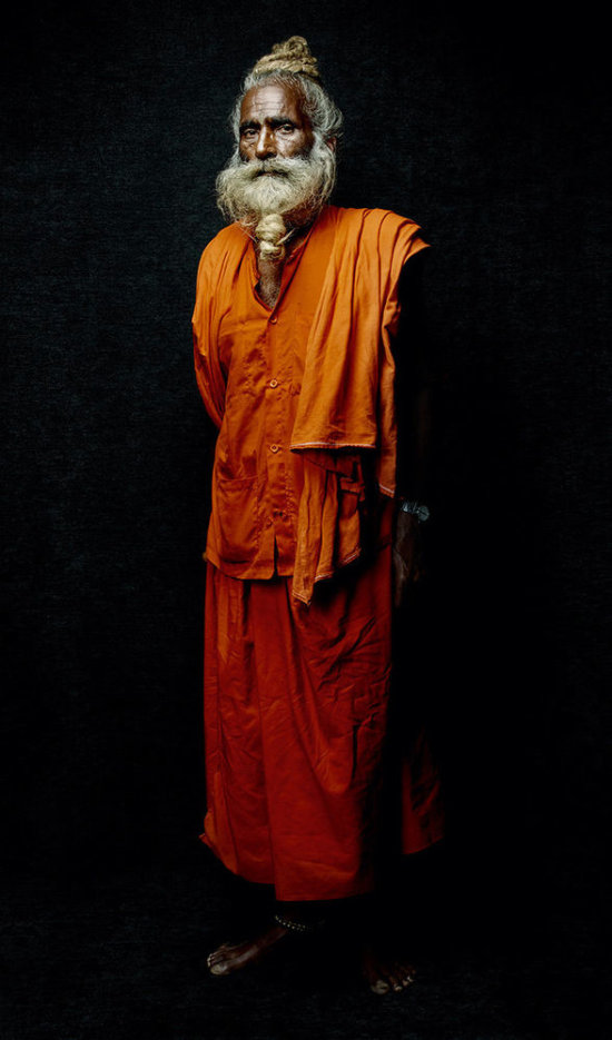 ville : HaridwarAge : 75 ansSadhu depuis 35 ans - Sâdhus - Denis Rouvre  - Overview  - Anne-Marie Gardinier Photographic Agency - Paris