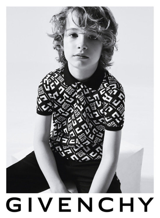 GIV_SS20_AD_KIDS_P1_AL_SP_72RVB - Givenchy - Franck Malthiery  - Commissions Overview  - Anne-Marie Gardinier Photographic Agency - Paris