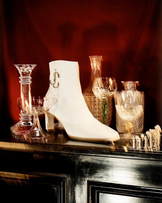 JC_PG3 - Jimmy Choo Special project - Tom Brannigan  - Still life  - Anne-Marie Gardinier Photographic Agency - Paris