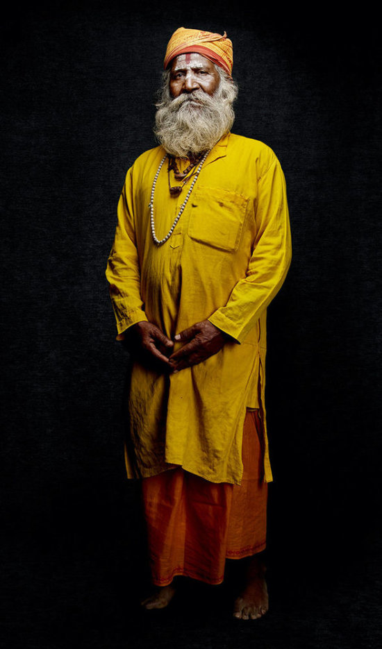 ville : ChitrakootAge : 65 ansSadhu depuis 15 ans - Sâdhus - Denis Rouvre  - Overview  - Anne-Marie Gardinier Photographic Agency - Paris