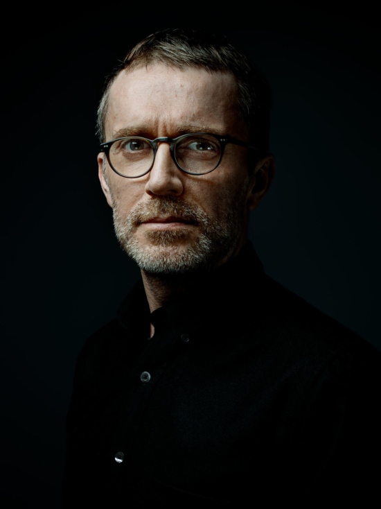 HyperFocal: 0 - Portraits - Denis Rouvre  - Overview  - Anne-Marie Gardinier Photographic Agency - Paris