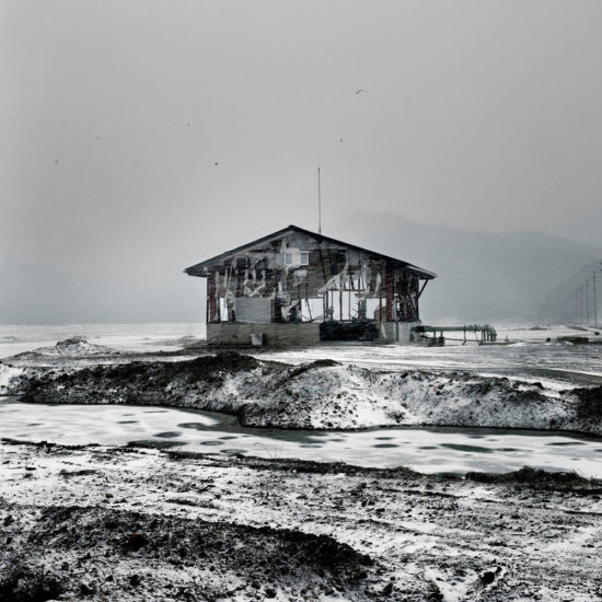 Tsunami 199-1802 - Low Tide - Denis Rouvre  - Overview  - Anne-Marie Gardinier Photographic Agency - Paris