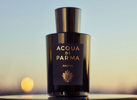 1 - Acqua di parma black - Karin Berndl  - Still life  - Anne-Marie Gardinier Photographic Agency - Paris