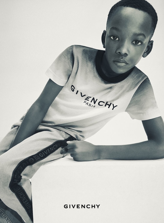 GIV_FW20_KIDS_SP_B5_8x10,875_AL - Franck Malthiery – Givenchy – Mars 2021 -  - Overview  - Anne-Marie Gardinier Photographic Agency - Paris