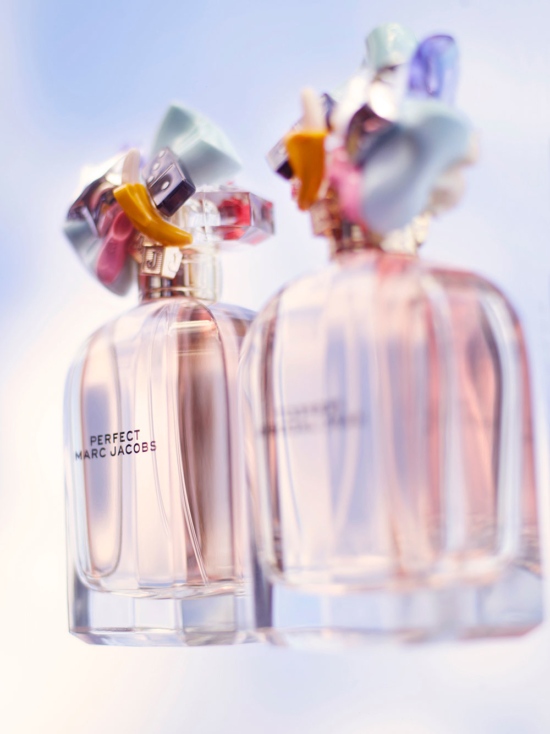 MJ3 - Marc Jacob perfume - Karin Berndl  - Overview Still life  - Anne-Marie Gardinier Photographic Agency - Paris