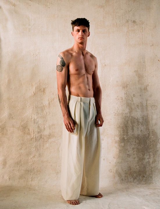 04-OlivierYoan-Milkman-2019.03.29 - Jack Buchanan - Olivier Yoan  - Overview  - Anne-Marie Gardinier Photographic Agency - Paris