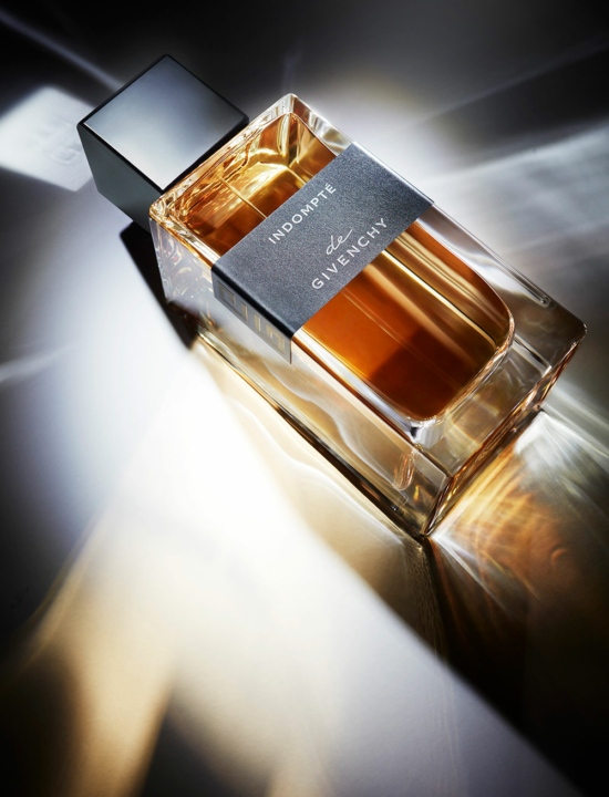 TB_HUNGER21_FRAGRANCE_GIVENCHY - Fragance - Tom Brannigan  - Overview Still life  - Anne-Marie Gardinier Photographic Agency - Paris