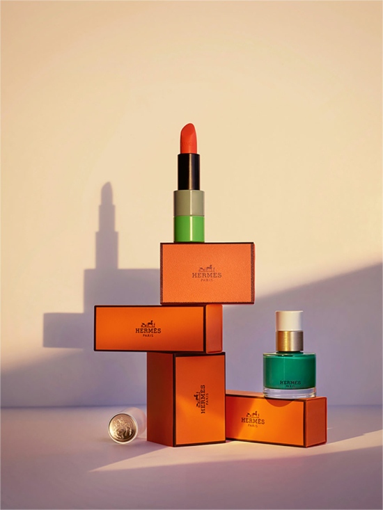 HermesKarinBerndl111 - HERMES - Karin Berndl  - Overview Still life  - Anne-Marie Gardinier Photographic Agency - Paris