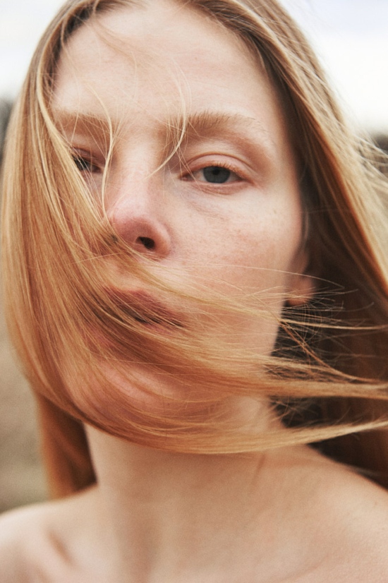 _DSC2112-Nino and Sofie by Olivier Yoan - Olivier Yoan – Sofie - Olivier Yoan  - Overview  - Anne-Marie Gardinier Photographic Agency - Paris