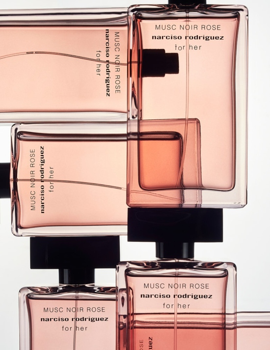 TB_HUNGER23_FRAGRANCE_RV1_SHOT2_ copie - Tom Brannigan – Fragrance - Tom Brannigan  - Overview Still life  - Anne-Marie Gardinier Photographic Agency - Paris