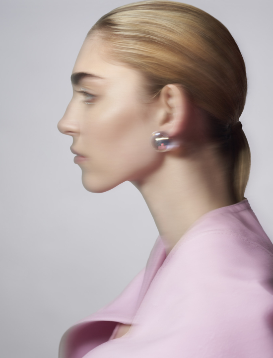 TB_PARISBEAUTY_ANNA_V1_DSC1270 - Tom Brannigan for 1nstant magazine styled by Christine Lerche - Tom Brannigan  - Beauty Overview  - Anne-Marie Gardinier Photographic Agency - Paris