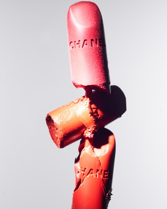 tb_cablemag_facemelt_8.22_chanel2 - Tom Brannigan for Cable Magazine - Tom Brannigan  - Overview Still life  - Anne-Marie Gardinier Photographic Agency - Paris