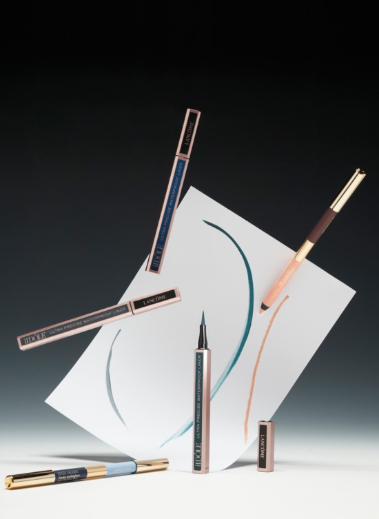 SHOT7_GALA_MAKE_UP_SPE_07_316_BASE_CMYK - Gala - Tom Brannigan  - Overview  - Anne-Marie Gardinier Photographic Agency - Paris