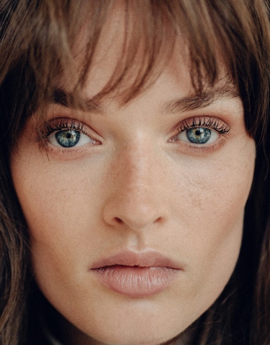 ANAELLE_27 – Grande -  -  - Overview  - Anne-Marie Gardinier Photographic Agency - Paris