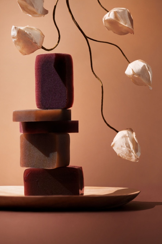CAMILLE_ET_CHARLOTTE_WAGASHI_05 -  - Camille & Charlotte  - Overview  - Anne-Marie Gardinier Photographic Agency - Paris