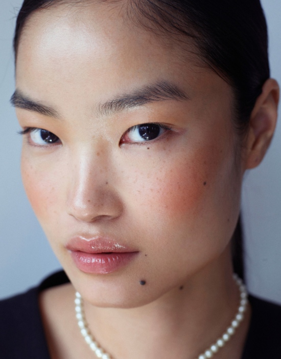 CF468554 -  - Karin Berndl  - Beauty Overview  - Anne-Marie Gardinier Photographic Agency - Paris