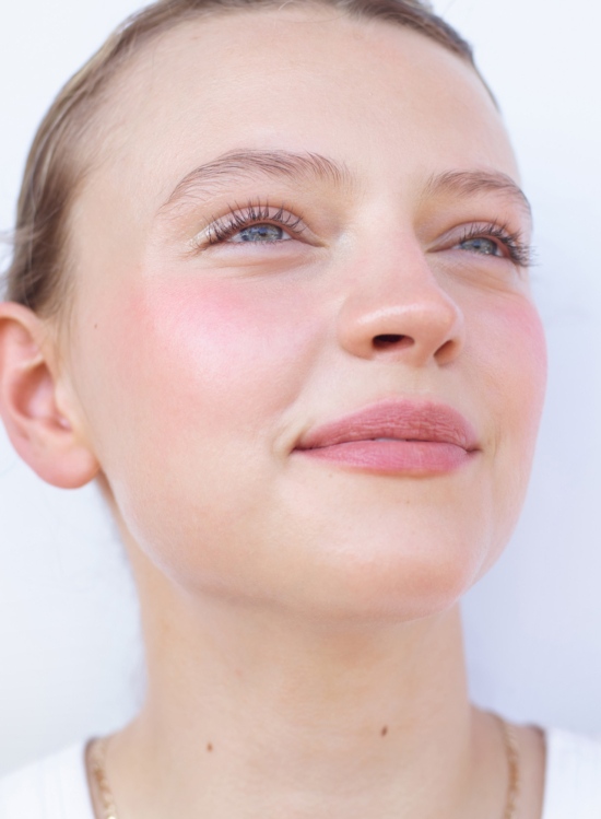 Claudia2KarinBerndl -  - Karin Berndl  - Beauty Overview  - Anne-Marie Gardinier Photographic Agency - Paris