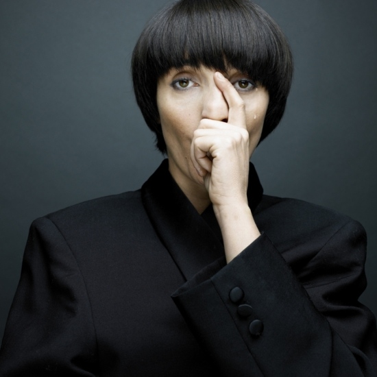 08-Florence-Foresti-070904-1000×1000 - Portraits - Denis Rouvre  - Overview  - Anne-Marie Gardinier Photographic Agency - Paris