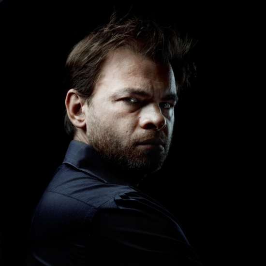 Clovis-Cornillac-53257-1000×1000 - Portraits - Denis Rouvre  - Overview  - Anne-Marie Gardinier Photographic Agency - Paris