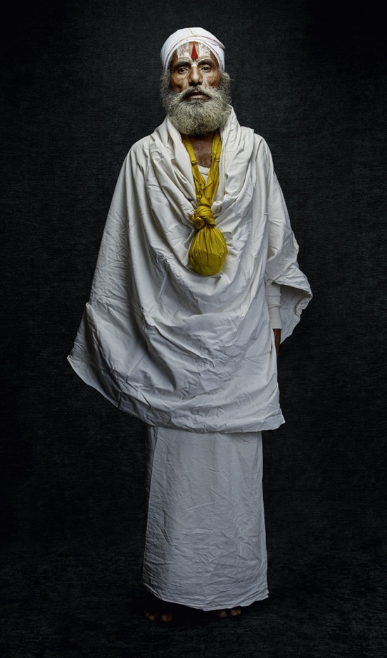 ville : Chitrakoot
Age : 60 ans
Sadhu depuis 25 ans - Sâdhus - Denis Rouvre  - Overview  - Anne-Marie Gardinier Photographic Agency - Paris