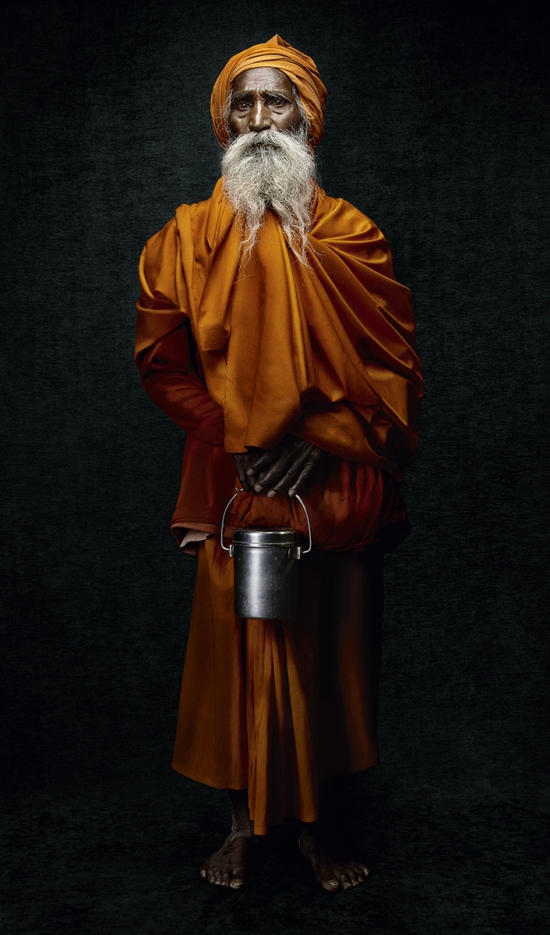 ville : Haridwar
Age : 75 ans
Sadhu depuis 43 ans - Sâdhus - Denis Rouvre  - Overview  - Anne-Marie Gardinier Photographic Agency - Paris