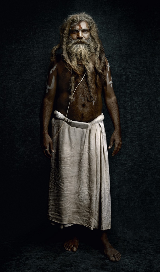 Ville : Chitrakoot
Age : 40 ans
Sadhu depuis 20 ans - Sâdhus - Denis Rouvre  - Overview  - Anne-Marie Gardinier Photographic Agency - Paris