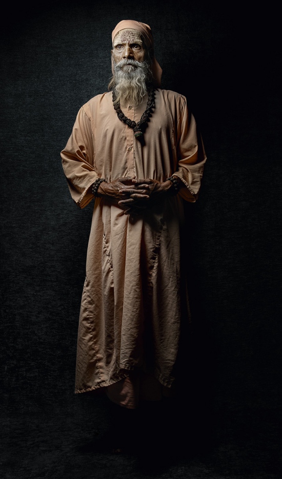 ville : Haridwar
Age : 62 ans
Sadhu depuis 40 ans - Sâdhus - Denis Rouvre  - Overview  - Anne-Marie Gardinier Photographic Agency - Paris