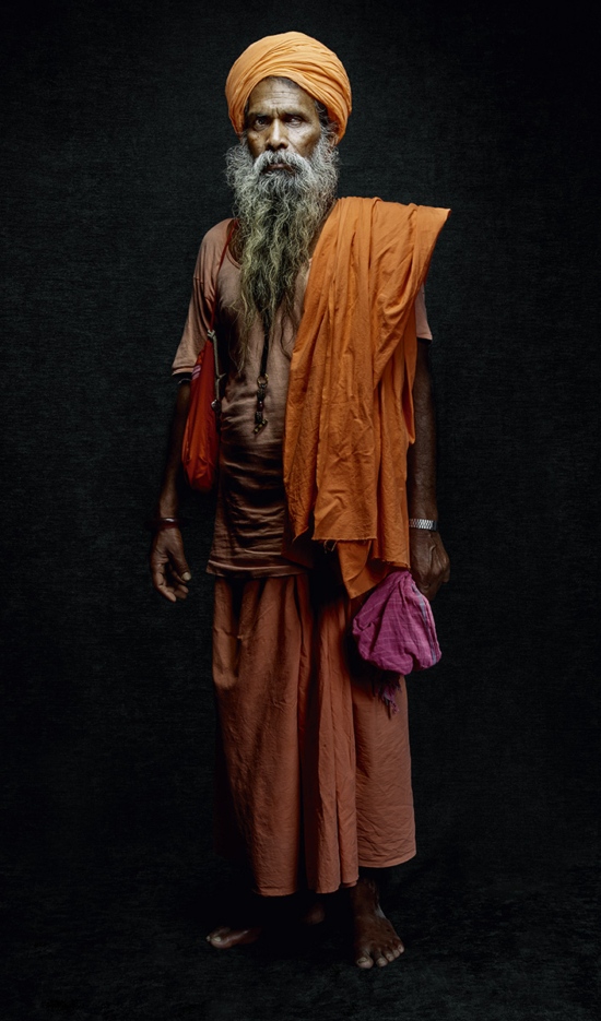 ville : Haridwar
Age : 64 ans
Sadhu depuis 35 ans - Sâdhus - Denis Rouvre  - Overview  - Anne-Marie Gardinier Photographic Agency - Paris