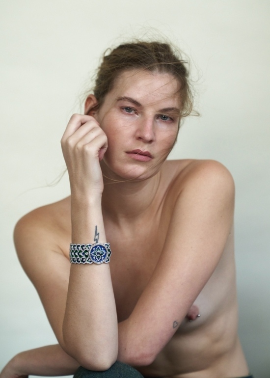 5_1nstant_Joaillerie_1090 – Grande -  -  - Overview  - Anne-Marie Gardinier Photographic Agency - Paris