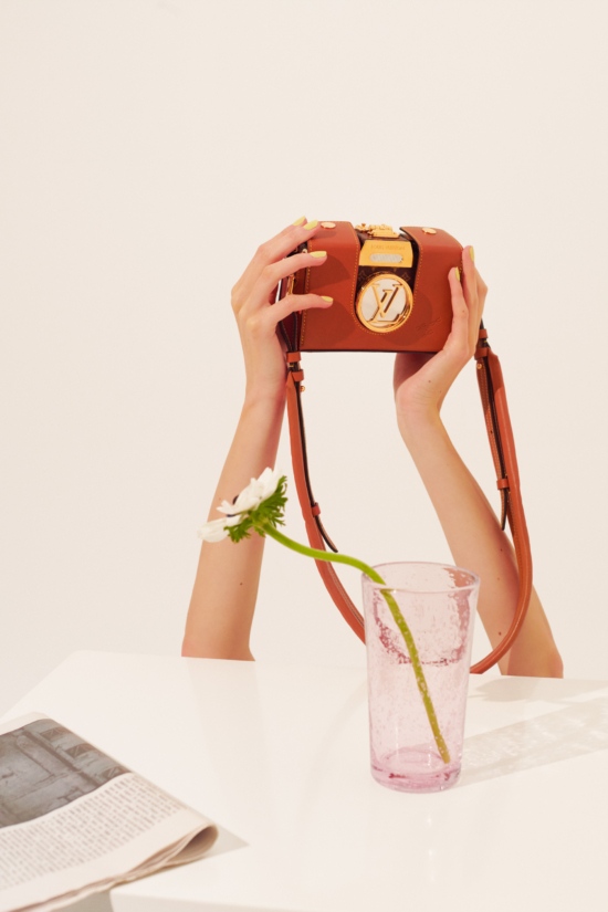 CAMILLE ET CHARLOTTE_ SACS_1NSTANT_05 - Photography by Camille & Charlotte and Styled by Christine Lerche for 1nstant Magazine - Camille & Charlotte  - Overview  - Anne-Marie Gardinier Photographic Agency - Paris
