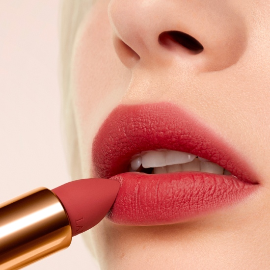 CROPlan_maky_absolu-rouge-intimatte_blushing-nudes-24_close_up_lips_218_full_size_HD - Jabe for Lancôme -  - Overview Skin  - Anne-Marie Gardinier Photographic Agency - Paris