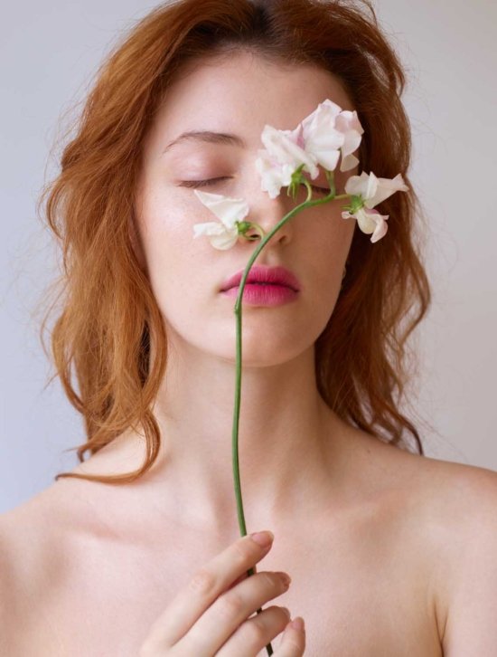 240809_BelleBeauty486328 - Karin Berndl - Karin Berndl  - Beauty Overview  - Anne-Marie Gardinier Photographic Agency - Paris