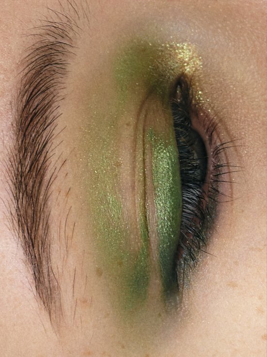 240620_BEAUTYPALETTE5006 - Laura Bonnefous - Laura Bonnefous  - Overview  - Anne-Marie Gardinier Photographic Agency - Paris