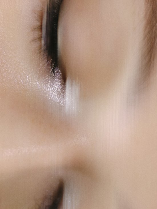 240620_BEAUTYPALETTE5168 - Laura Bonnefous - Laura Bonnefous  - Overview  - Anne-Marie Gardinier Photographic Agency - Paris