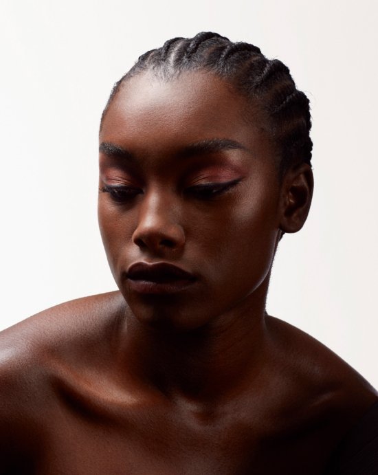 06_EYESHADOW_0415_V1B - Marie Claire X Dior - Chloé Claverie  - Overview  - Anne-Marie Gardinier Photographic Agency - Paris