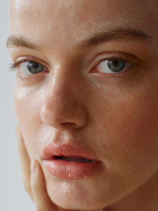 ng0lrIxqBsovkf8HEWNLewUu - Karin Berndl – Laura - Karin Berndl  - Overview  - Anne-Marie Gardinier Photographic Agency - Paris