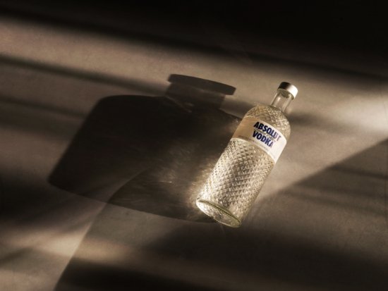 AbsolutVodka_01a - Jason Hindley – Absolut - Jason Hindley  - Still life  - Anne-Marie Gardinier Photographic Agency - Paris