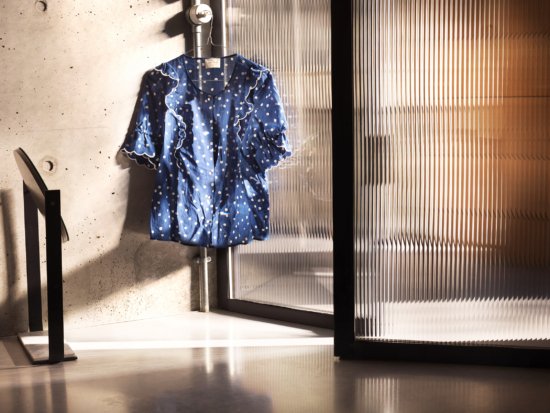 BlueBlouse_02_BDEF - Jason Hindley - Jason Hindley  - Still life  - Anne-Marie Gardinier Photographic Agency - Paris