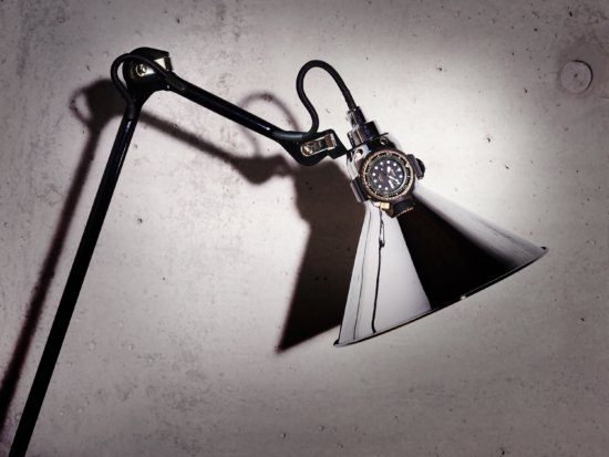 LampeGrasWatch_02 - Jason Hindley – Watches - Jason Hindley  - Still life  - Anne-Marie Gardinier Photographic Agency - Paris