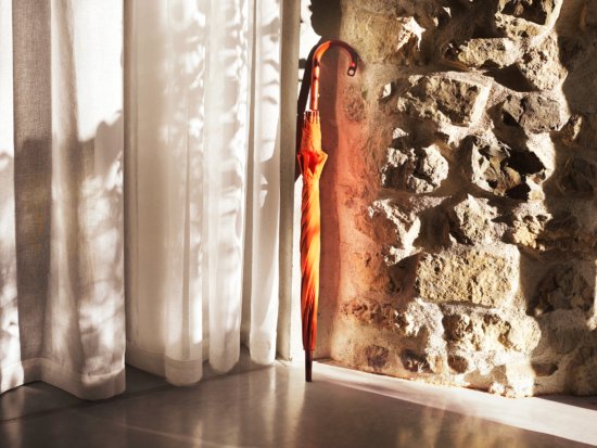 OrangeUmbrella_02_BDEF - Jason Hindley - Jason Hindley  - Still life  - Anne-Marie Gardinier Photographic Agency - Paris