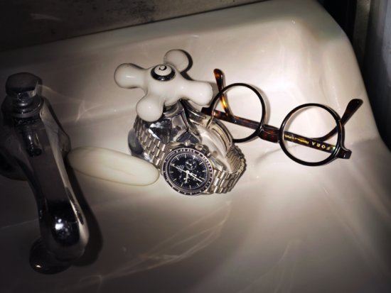 SinkWatchSpecs_02 - Jason Hindley – Watches - Jason Hindley  - Still life  - Anne-Marie Gardinier Photographic Agency - Paris