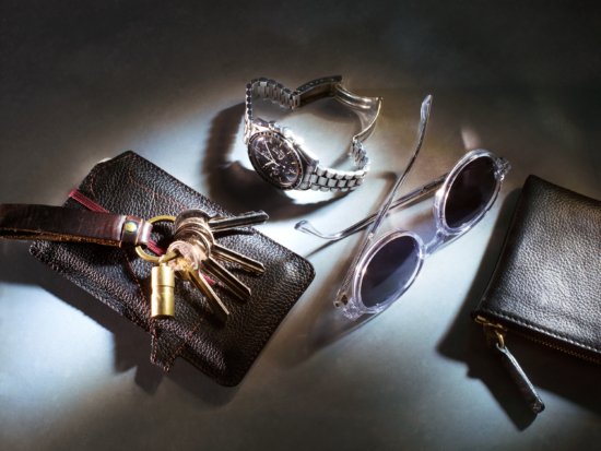 WalletKeysWatch_01 - Jason Hindley – Watches - Jason Hindley  - Still life  - Anne-Marie Gardinier Photographic Agency - Paris