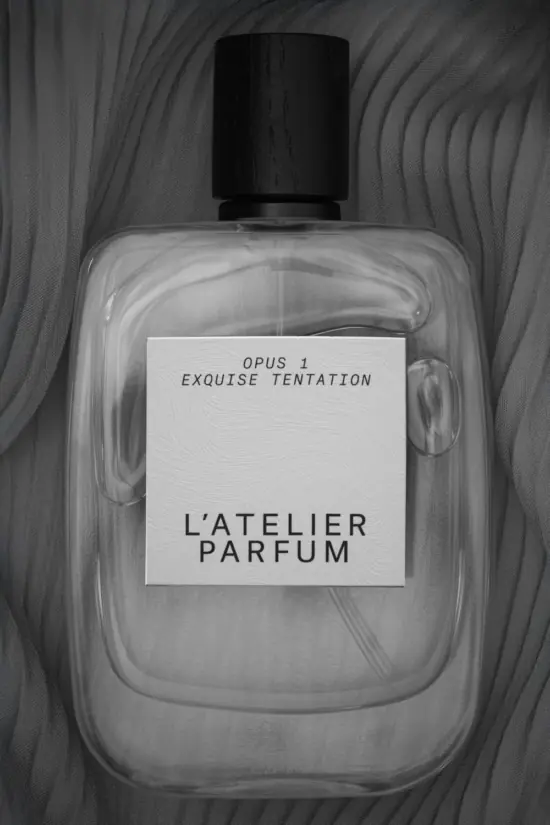Stacked from 23 images. Method=C (S=4) - Camille & Charlotte for L’Atelier du Parfum - Camille & Charlotte  - Overview  - Anne-Marie Gardinier Photographic Agency - Paris