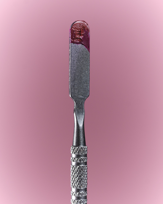 TB_ELLIETOBIN_BEAUTYTEST_24.4.2511092 - Tom Brannigan – Beauty Test with Ellie Tobin - Tom Brannigan  - Overview Still life  - Anne-Marie Gardinier Photographic Agency - Paris