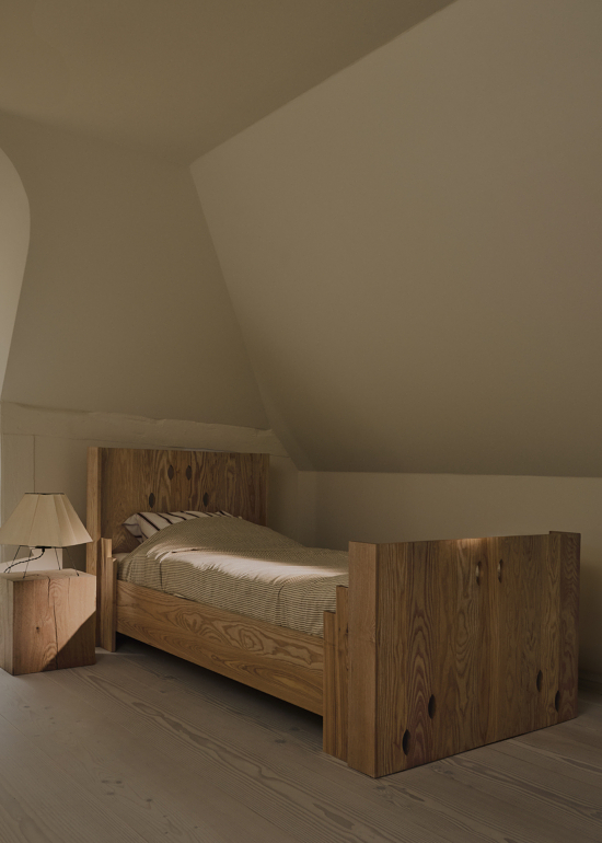 200924_Dinesen_01_013 - Claus Troelsgaard for ELLE UK - Claus Troelsgaard  - Interiors Overview  - Anne-Marie Gardinier Photographic Agency - Paris