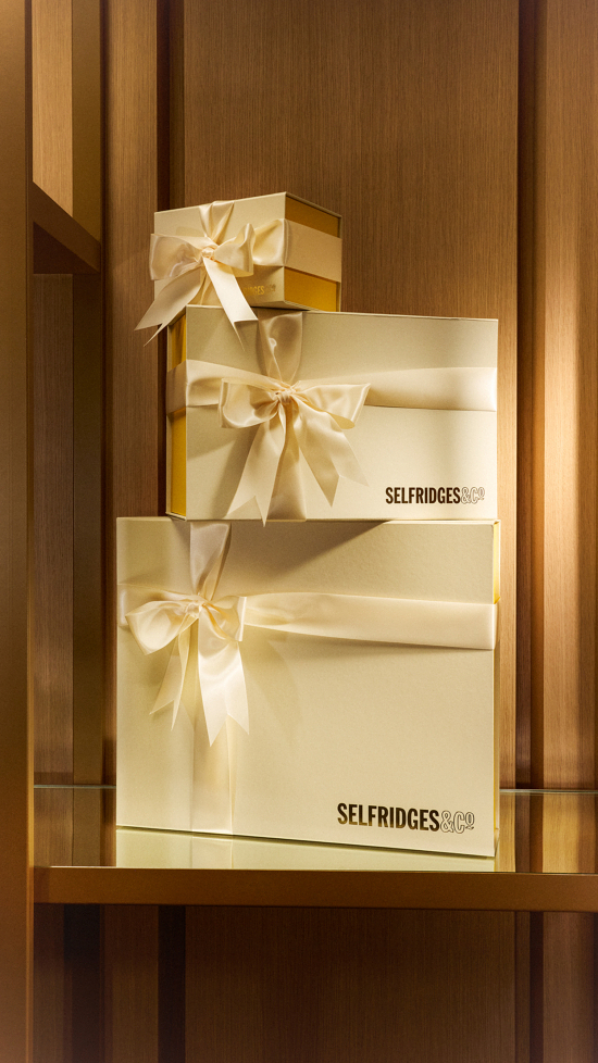 2025-06-18_Selfridges-Personal-Shopper_TB_0179_BDEF - Tom Brannigan for Selfridges - Tom Brannigan  - Overview Still life  - Anne-Marie Gardinier Photographic Agency - Paris