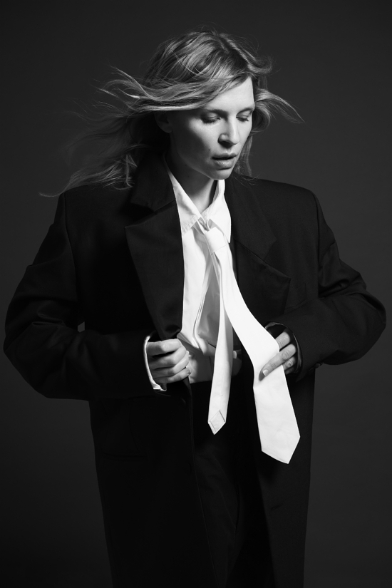 Clemence.Poesy17067_V1 - Christine Lerche – Clémence Poesy -  - Overview  - Anne-Marie Gardinier Photographic Agency - Paris