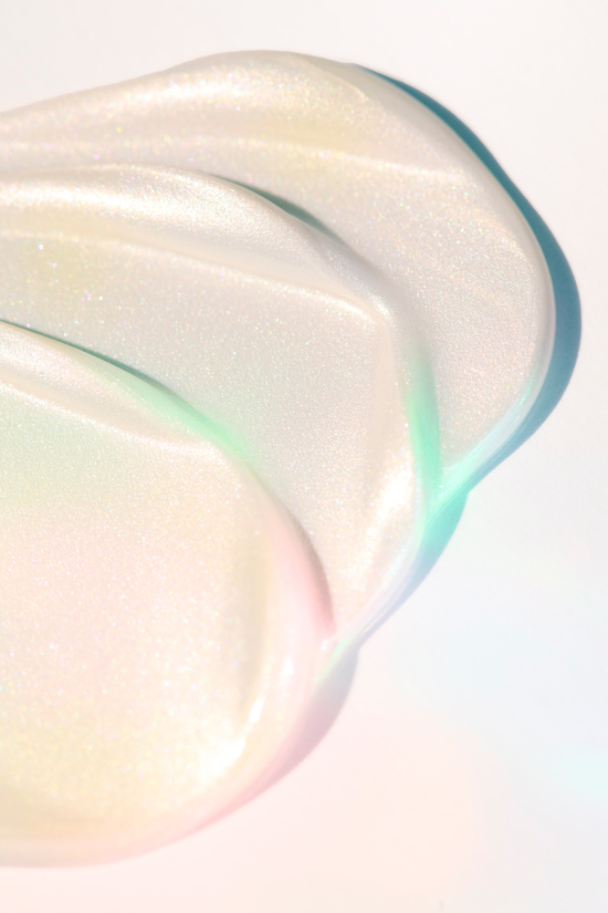 CAMILLE_ET_CHARLOTTE_IRIDESCENT_V2_08_BDEF - Camille & Charlotte – Iridescent - Camille & Charlotte  - Overview  - Anne-Marie Gardinier Photographic Agency - Paris